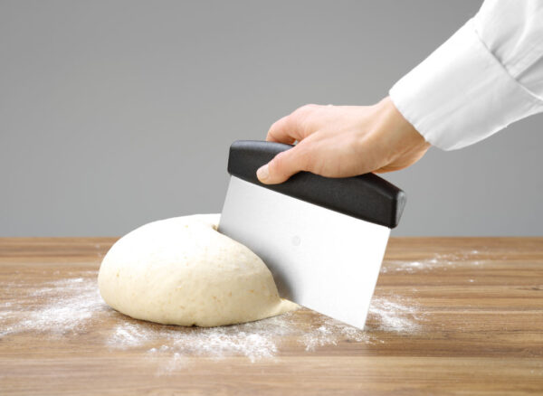 Coupe-pâte 150x110 mm manche PP