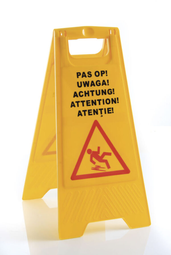 Panneau portant PP la mention 'ATTENTION!'